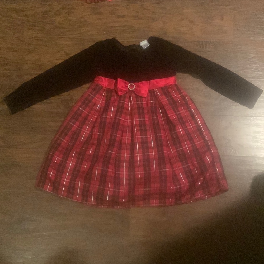 Black and red Christmas dress